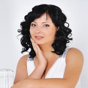 Ведущая Инна Милявская Ведущая Инна Милявская