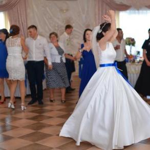 Весільне плаття Весільні сукні на ваше весілля