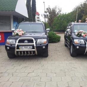 Весільні перевезення Автомобільний кортеж на весілля