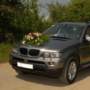 Автомобільний кортеж на весілля