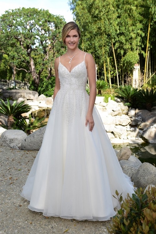 VE8320 (Venus Bridal)